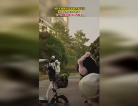 娱乐吃瓜酱男孩子恋爱脑,娱乐吃瓜酱的甜蜜蜕变之旅