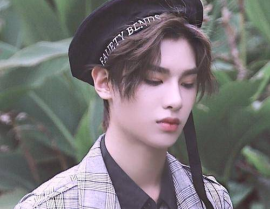 吃瓜娱乐黄明昊,吃瓜娱乐界的青春偶像